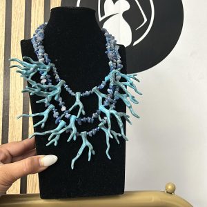 Collar veraniego azul claro